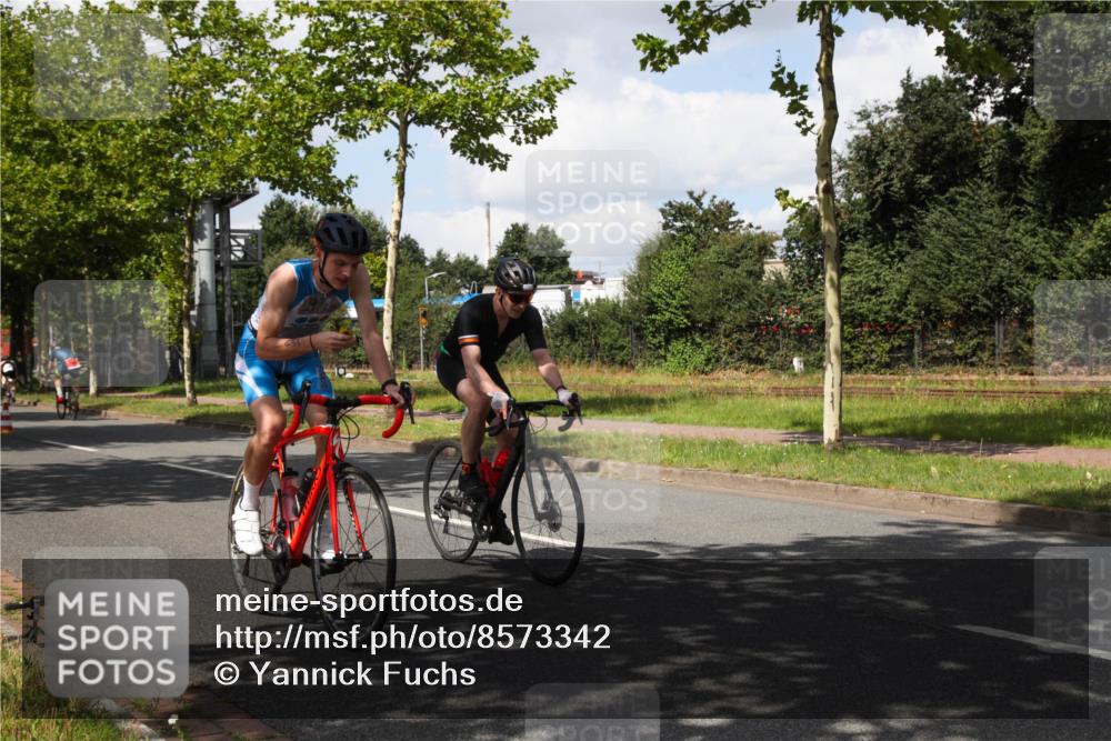 10.08.2025 - GEWOBA Citytriathlon Bremen Yannick Fuchs http://msf.ph/oto/8573342 10.08.2025 13:03:22 Radfahren 633, 651, 727, 748, 898, 954 meine-sportfotos.de