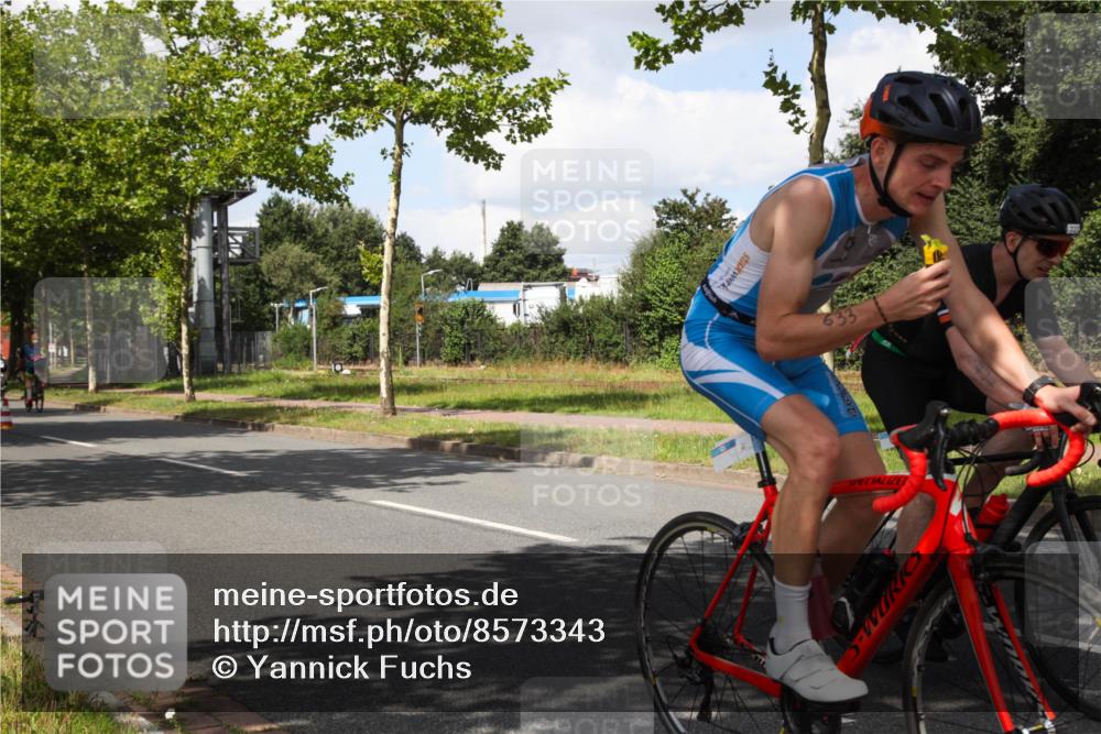 10.08.2025 - GEWOBA Citytriathlon Bremen Yannick Fuchs http://msf.ph/oto/8573343 10.08.2025 13:03:22 Radfahren 633, 651, 727, 748, 898, 954 meine-sportfotos.de