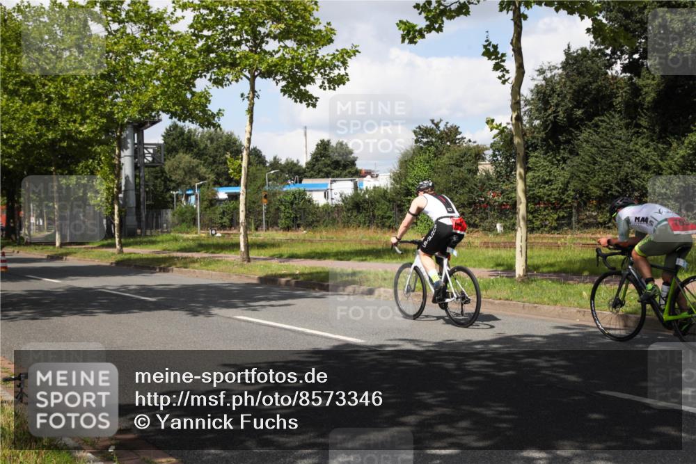 10.08.2025 - GEWOBA Citytriathlon Bremen Yannick Fuchs http://msf.ph/oto/8573346 10.08.2025 13:03:23 Radfahren 633, 651, 727, 748, 898, 954 meine-sportfotos.de