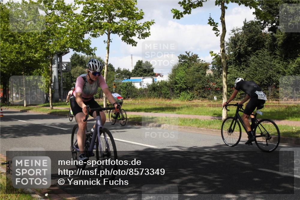 10.08.2025 - GEWOBA Citytriathlon Bremen Yannick Fuchs http://msf.ph/oto/8573349 10.08.2025 13:03:24 Radfahren 633, 651, 727, 748, 898, 925, 954 meine-sportfotos.de