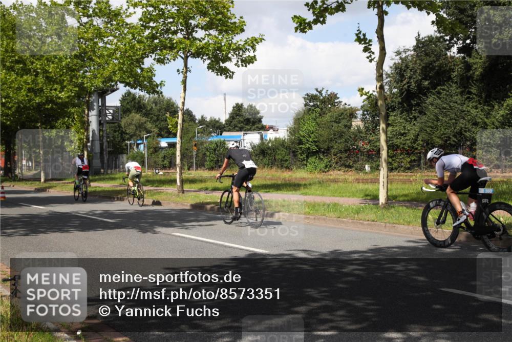 10.08.2025 - GEWOBA Citytriathlon Bremen Yannick Fuchs http://msf.ph/oto/8573351 10.08.2025 13:03:25 Radfahren 633, 651, 727, 748, 898, 925, 954 meine-sportfotos.de