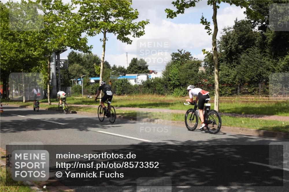 10.08.2025 - GEWOBA Citytriathlon Bremen Yannick Fuchs http://msf.ph/oto/8573352 10.08.2025 13:03:25 Radfahren 633, 651, 727, 748, 898, 925, 954 meine-sportfotos.de