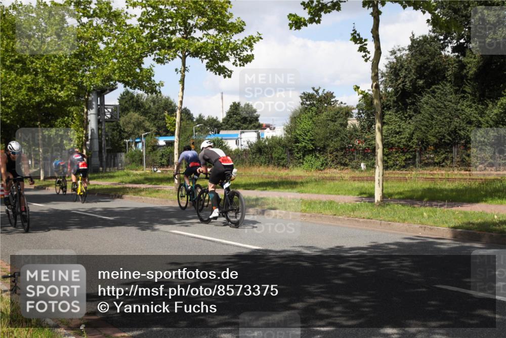 10.08.2025 - GEWOBA Citytriathlon Bremen Yannick Fuchs http://msf.ph/oto/8573375 10.08.2025 13:03:39 Radfahren 753, 812, 823, 908, 925, 1007 meine-sportfotos.de
