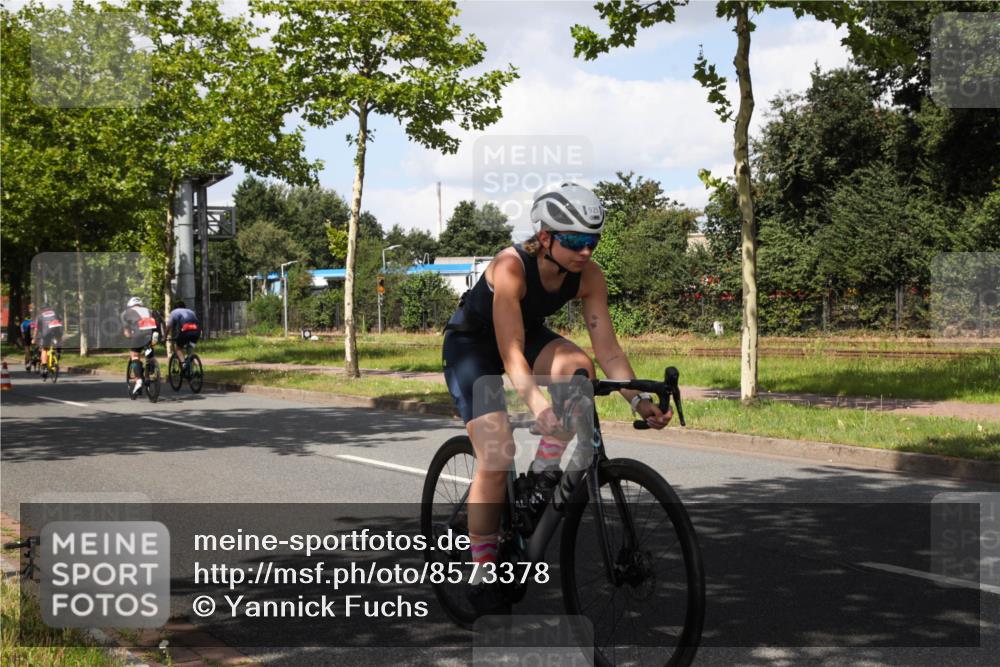 10.08.2025 - GEWOBA Citytriathlon Bremen Yannick Fuchs http://msf.ph/oto/8573378 10.08.2025 13:03:40 Radfahren 753, 812, 823, 908, 925, 1007 meine-sportfotos.de