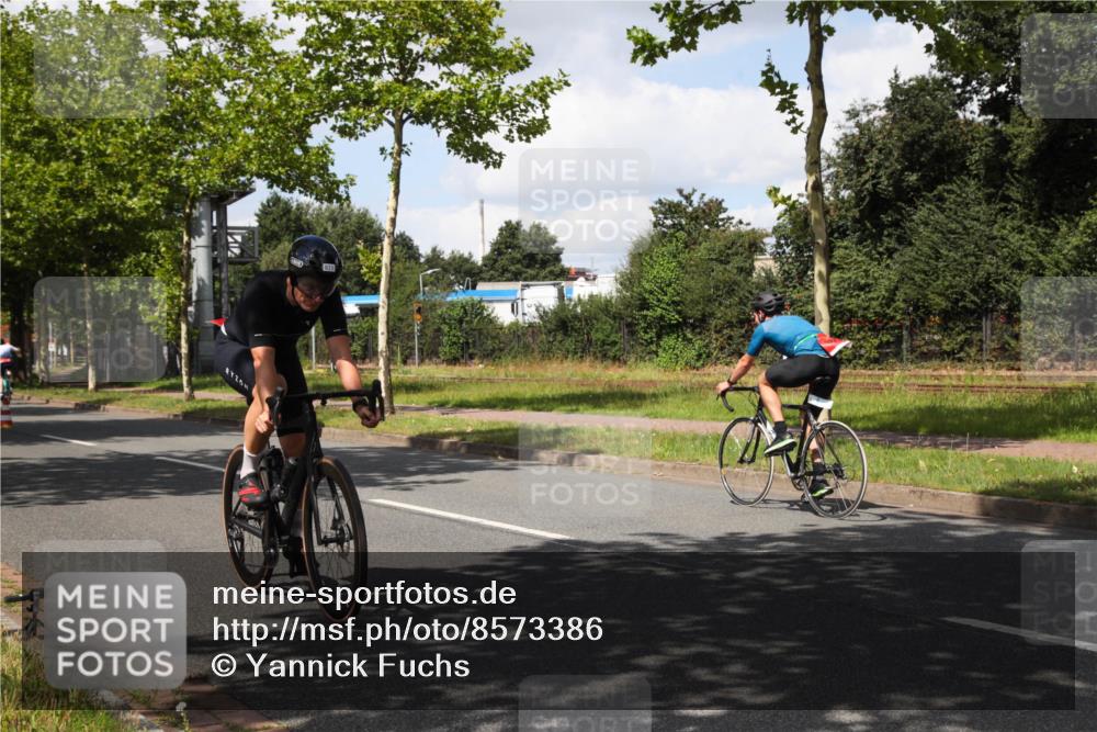 10.08.2025 - GEWOBA Citytriathlon Bremen Yannick Fuchs http://msf.ph/oto/8573386 10.08.2025 13:03:42 Radfahren 676, 753, 812, 823, 908, 925, 1007 meine-sportfotos.de
