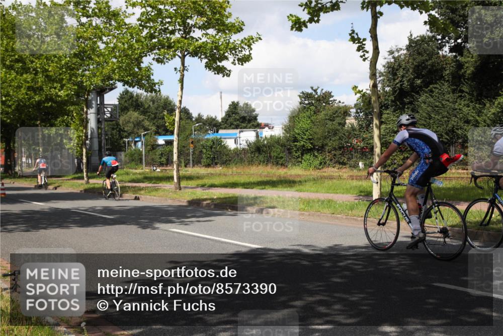 10.08.2025 - GEWOBA Citytriathlon Bremen Yannick Fuchs http://msf.ph/oto/8573390 10.08.2025 13:03:44 Radfahren 676, 753, 812, 823, 908, 925, 965, 1007 meine-sportfotos.de