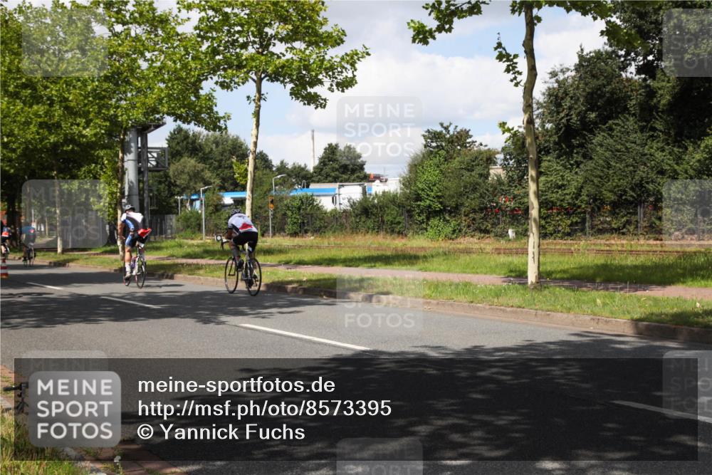10.08.2025 - GEWOBA Citytriathlon Bremen Yannick Fuchs http://msf.ph/oto/8573395 10.08.2025 13:03:45 Radfahren 574, 676, 753, 812, 823, 908, 925, 965, 1007 meine-sportfotos.de