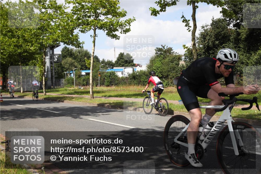10.08.2025 - GEWOBA Citytriathlon Bremen Yannick Fuchs http://msf.ph/oto/8573400 10.08.2025 13:03:47 Radfahren 574, 676, 685, 753, 812, 823, 908, 925, 965, 1007 meine-sportfotos.de