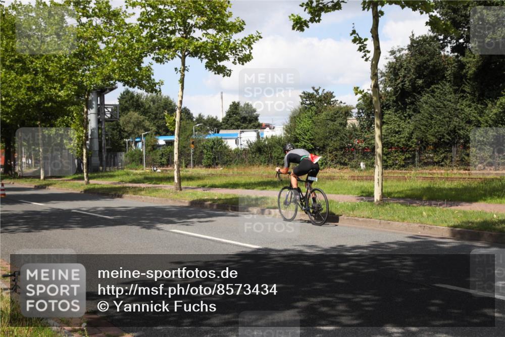 10.08.2025 - GEWOBA Citytriathlon Bremen Yannick Fuchs http://msf.ph/oto/8573434 10.08.2025 13:03:57 Radfahren 574, 576, 605, 625, 676, 685, 697, 753, 786, 812, 908, 963, 965, 1007 meine-sportfotos.de