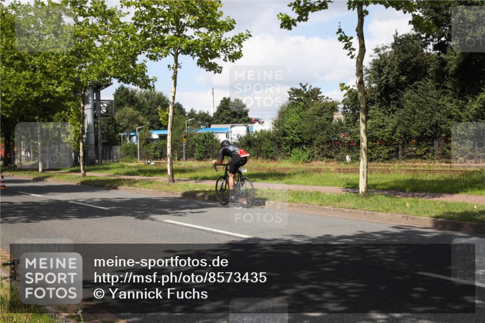 10.08.2025 - GEWOBA Citytriathlon Bremen Yannick Fuchs http://msf.ph/oto/8573435 10.08.2025 13:03:57 Radfahren 574, 576, 605, 625, 676, 685, 697, 753, 786, 812, 908, 963, 965, 1007 meine-sportfotos.de
