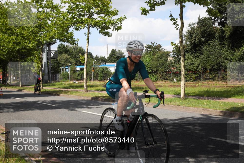 10.08.2025 - GEWOBA Citytriathlon Bremen Yannick Fuchs http://msf.ph/oto/8573440 10.08.2025 13:03:58 Radfahren 574, 576, 605, 625, 676, 685, 697, 753, 786, 812, 908, 963, 965, 1007 meine-sportfotos.de