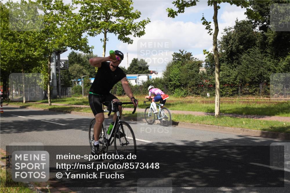 10.08.2025 - GEWOBA Citytriathlon Bremen Yannick Fuchs http://msf.ph/oto/8573448 10.08.2025 13:04:01 Radfahren 574, 576, 605, 625, 640, 676, 685, 697, 760, 786, 908, 946, 963, 965, 1007 meine-sportfotos.de
