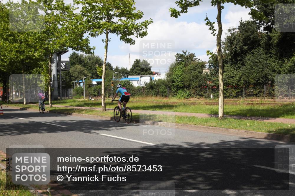 10.08.2025 - GEWOBA Citytriathlon Bremen Yannick Fuchs http://msf.ph/oto/8573453 10.08.2025 13:04:02 Radfahren 574, 576, 605, 625, 640, 676, 685, 697, 760, 769, 786, 908, 946, 963, 965, 1007, 1036 meine-sportfotos.de