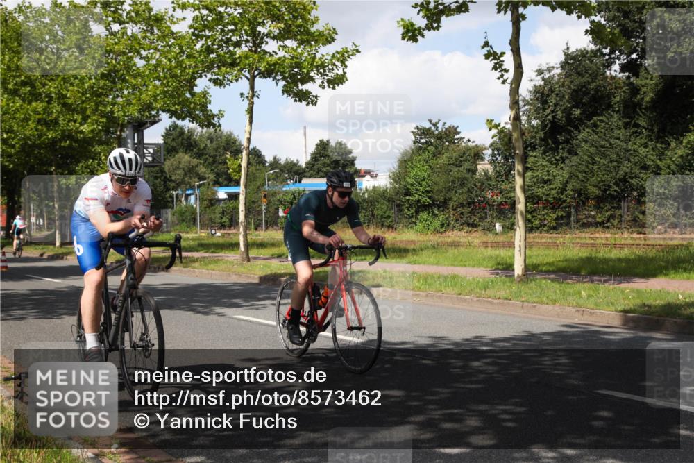 10.08.2025 - GEWOBA Citytriathlon Bremen Yannick Fuchs http://msf.ph/oto/8573462 10.08.2025 13:04:05 Radfahren 574, 576, 605, 625, 640, 676, 685, 697, 760, 769, 786, 946, 960, 963, 965, 1013, 1036 meine-sportfotos.de
