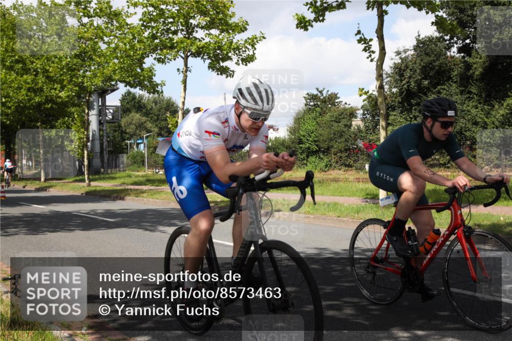10.08.2025 - GEWOBA Citytriathlon Bremen Yannick Fuchs http://msf.ph/oto/8573463 10.08.2025 13:04:05 Radfahren 574, 576, 605, 625, 640, 676, 685, 697, 760, 769, 786, 946, 960, 963, 965, 1013, 1036 meine-sportfotos.de