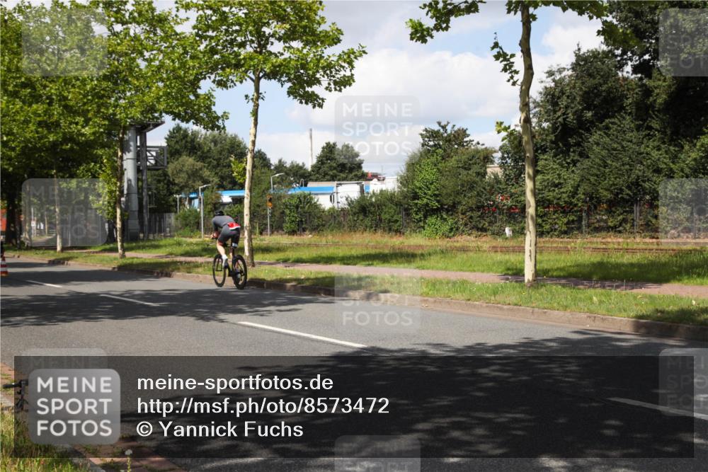 10.08.2025 - GEWOBA Citytriathlon Bremen Yannick Fuchs http://msf.ph/oto/8573472 10.08.2025 13:04:08 Radfahren 574, 576, 605, 625, 640, 685, 697, 760, 769, 786, 946, 960, 963, 965, 1013, 1036 meine-sportfotos.de