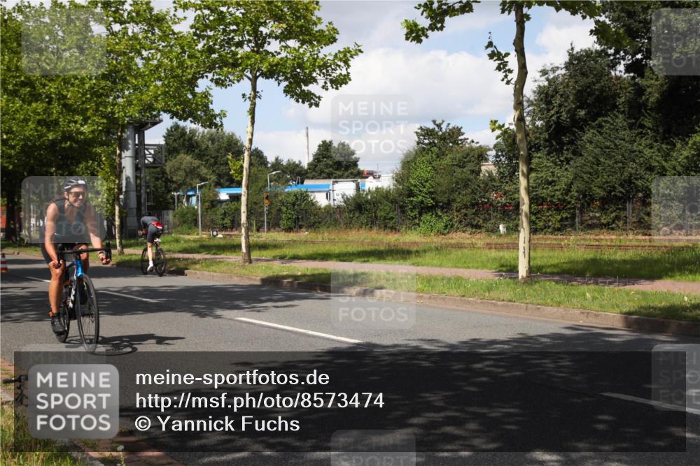 10.08.2025 - GEWOBA Citytriathlon Bremen Yannick Fuchs http://msf.ph/oto/8573474 10.08.2025 13:04:08 Radfahren 574, 576, 605, 625, 640, 685, 697, 760, 769, 786, 946, 960, 963, 965, 1013, 1036 meine-sportfotos.de
