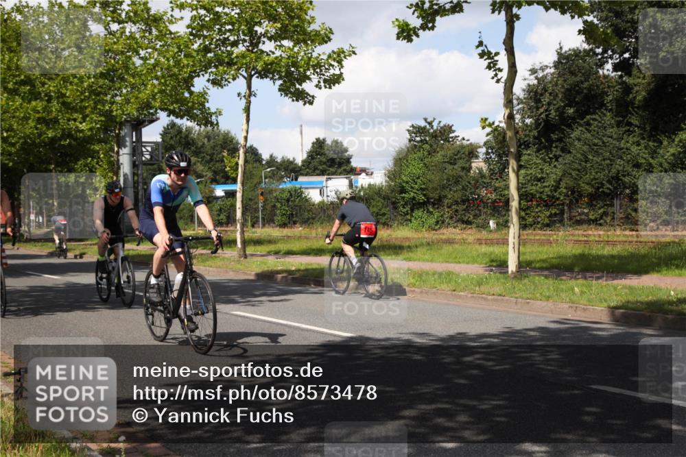 10.08.2025 - GEWOBA Citytriathlon Bremen Yannick Fuchs http://msf.ph/oto/8573478 10.08.2025 13:04:10 Radfahren 574, 576, 605, 625, 640, 685, 697, 760, 769, 786, 946, 960, 963, 1013, 1036 meine-sportfotos.de