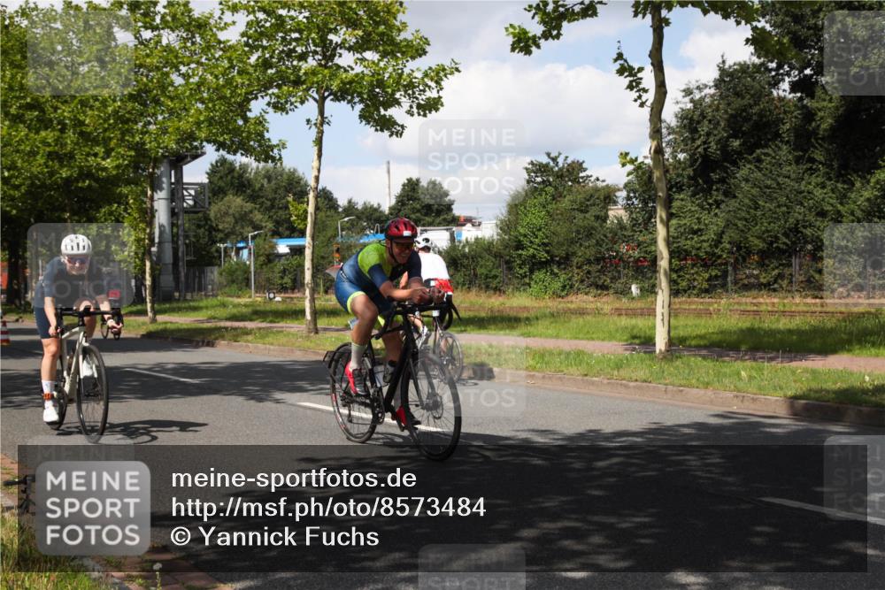 10.08.2025 - GEWOBA Citytriathlon Bremen Yannick Fuchs http://msf.ph/oto/8573484 10.08.2025 13:04:11 Radfahren 576, 605, 625, 640, 685, 697, 760, 769, 786, 946, 960, 963, 1013, 1036 meine-sportfotos.de