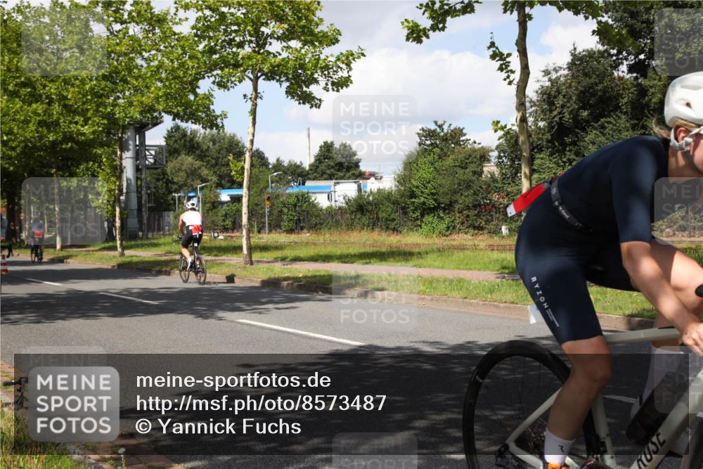 10.08.2025 - GEWOBA Citytriathlon Bremen Yannick Fuchs http://msf.ph/oto/8573487 10.08.2025 13:04:12 Radfahren 576, 605, 625, 640, 685, 697, 760, 769, 786, 946, 960, 963, 1013, 1036 meine-sportfotos.de