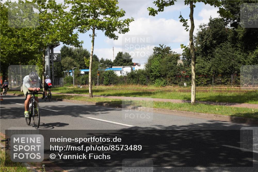 10.08.2025 - GEWOBA Citytriathlon Bremen Yannick Fuchs http://msf.ph/oto/8573489 10.08.2025 13:04:13 Radfahren 576, 605, 625, 640, 697, 760, 769, 786, 799, 946, 960, 963, 1013, 1036 meine-sportfotos.de