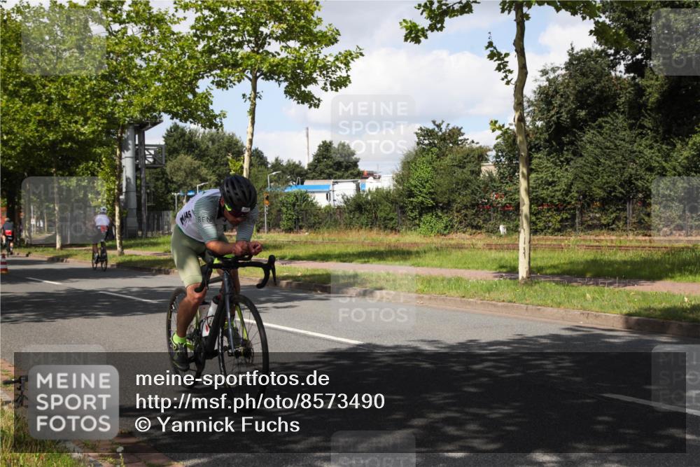 10.08.2025 - GEWOBA Citytriathlon Bremen Yannick Fuchs http://msf.ph/oto/8573490 10.08.2025 13:04:13 Radfahren 576, 605, 625, 640, 697, 760, 769, 786, 799, 946, 960, 963, 1013, 1036 meine-sportfotos.de