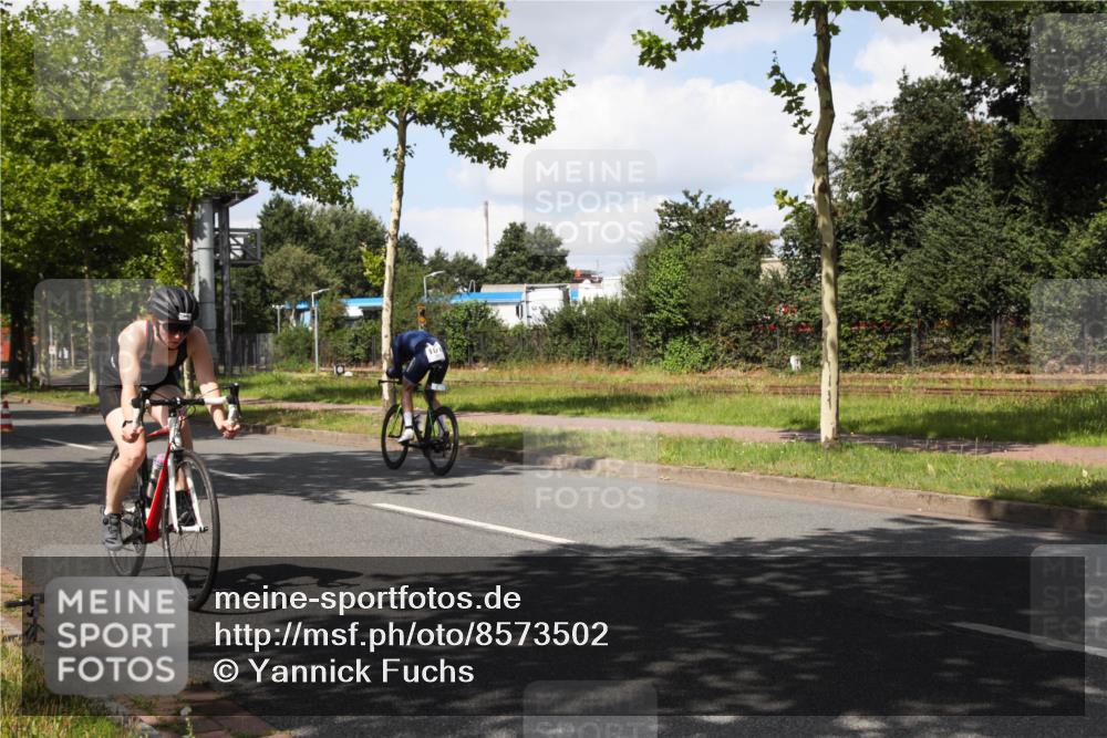 10.08.2025 - GEWOBA Citytriathlon Bremen Yannick Fuchs http://msf.ph/oto/8573502 10.08.2025 13:04:16 Radfahren 576, 605, 625, 640, 674, 697, 760, 769, 786, 799, 946, 960, 963, 1013, 1036 meine-sportfotos.de