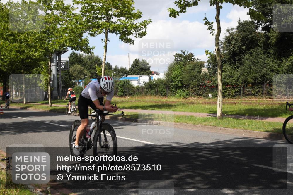 10.08.2025 - GEWOBA Citytriathlon Bremen Yannick Fuchs http://msf.ph/oto/8573510 10.08.2025 13:04:19 Radfahren 605, 625, 640, 674, 697, 760, 769, 786, 799, 875, 946, 960, 963, 1013, 1036 meine-sportfotos.de