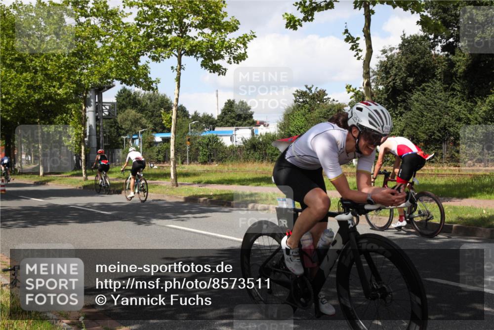 10.08.2025 - GEWOBA Citytriathlon Bremen Yannick Fuchs http://msf.ph/oto/8573511 10.08.2025 13:04:19 Radfahren 605, 625, 640, 674, 697, 760, 769, 786, 799, 875, 946, 960, 963, 1013, 1036 meine-sportfotos.de