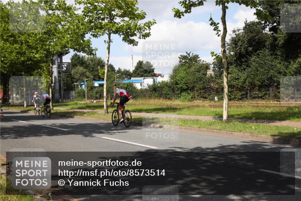 10.08.2025 - GEWOBA Citytriathlon Bremen Yannick Fuchs http://msf.ph/oto/8573514 10.08.2025 13:04:20 Radfahren 625, 640, 674, 697, 751, 760, 769, 786, 799, 875, 946, 960, 963, 1013, 1036 meine-sportfotos.de