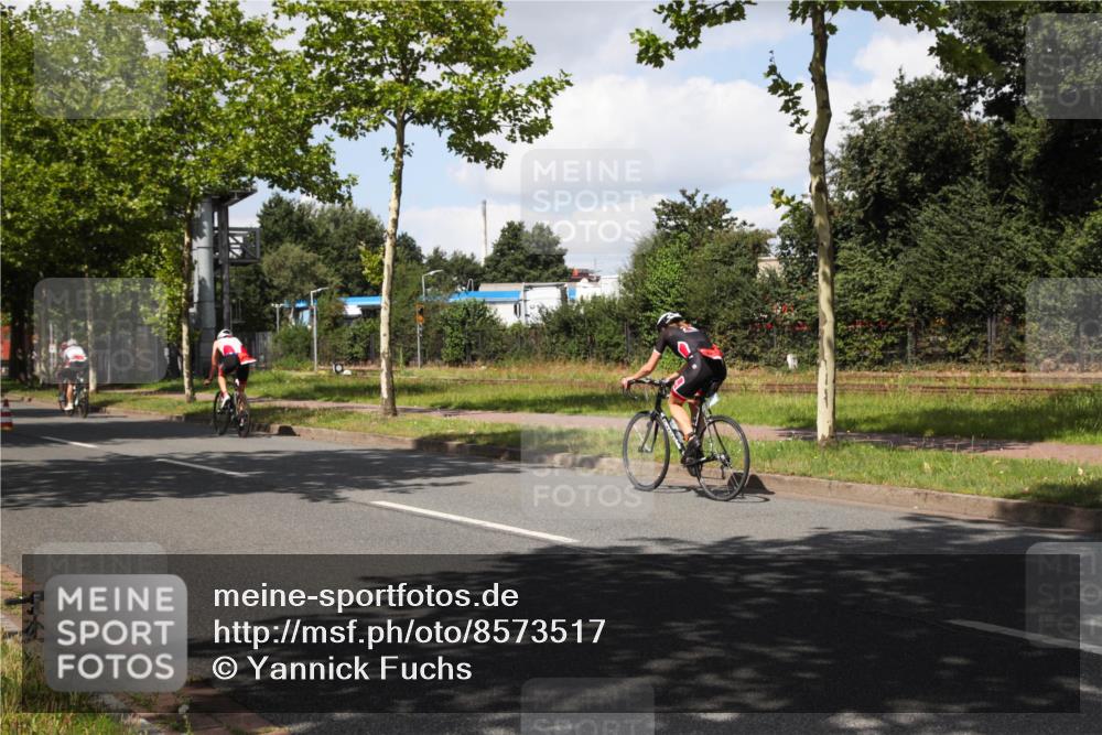 10.08.2025 - GEWOBA Citytriathlon Bremen Yannick Fuchs http://msf.ph/oto/8573517 10.08.2025 13:04:20 Radfahren 625, 640, 674, 697, 751, 760, 769, 786, 799, 875, 946, 960, 963, 1013, 1036 meine-sportfotos.de