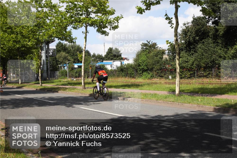 10.08.2025 - GEWOBA Citytriathlon Bremen Yannick Fuchs http://msf.ph/oto/8573525 10.08.2025 13:04:24 Radfahren 640, 674, 751, 760, 769, 799, 808, 875, 939, 946, 960, 1013, 1036 meine-sportfotos.de