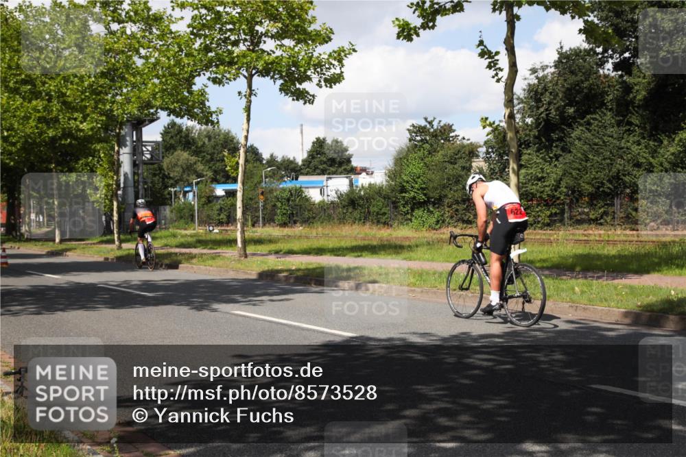 10.08.2025 - GEWOBA Citytriathlon Bremen Yannick Fuchs http://msf.ph/oto/8573528 10.08.2025 13:04:25 Radfahren 583, 640, 674, 675, 751, 760, 769, 799, 808, 875, 939, 960, 1013, 1036 meine-sportfotos.de