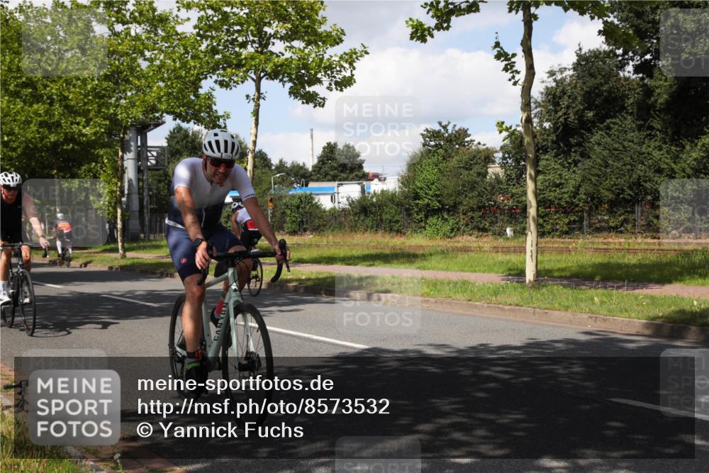 10.08.2025 - GEWOBA Citytriathlon Bremen Yannick Fuchs http://msf.ph/oto/8573532 10.08.2025 13:04:26 Radfahren 583, 640, 674, 675, 751, 769, 799, 808, 875, 939, 960, 1013, 1036 meine-sportfotos.de