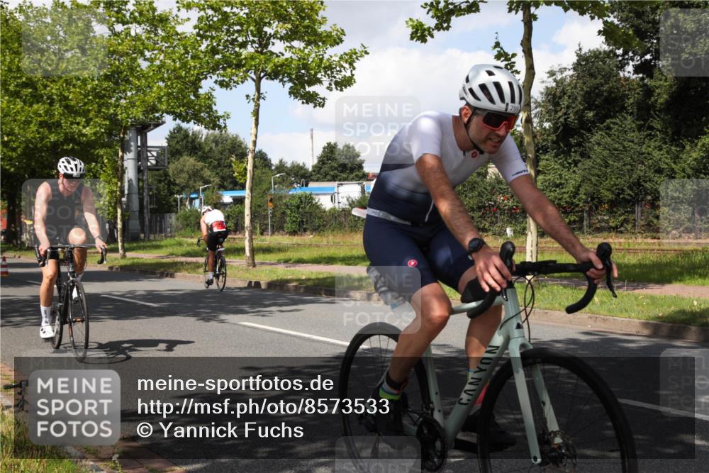 10.08.2025 - GEWOBA Citytriathlon Bremen Yannick Fuchs http://msf.ph/oto/8573533 10.08.2025 13:04:26 Radfahren 583, 640, 674, 675, 751, 769, 799, 808, 875, 939, 960, 1013, 1036 meine-sportfotos.de