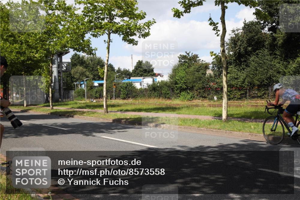 10.08.2025 - GEWOBA Citytriathlon Bremen Yannick Fuchs http://msf.ph/oto/8573558 10.08.2025 13:04:33 Radfahren 583, 674, 675, 751, 799, 808, 875, 909, 939 meine-sportfotos.de