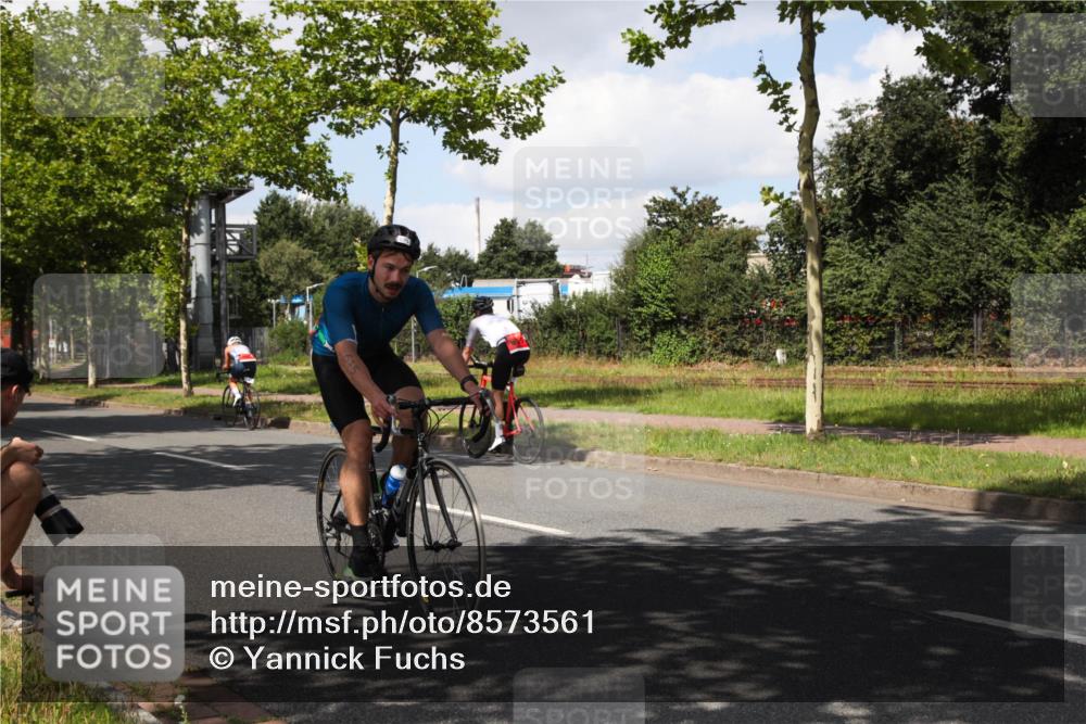 10.08.2025 - GEWOBA Citytriathlon Bremen Yannick Fuchs http://msf.ph/oto/8573561 10.08.2025 13:04:35 Radfahren 583, 674, 675, 751, 799, 808, 875, 909, 930, 939 meine-sportfotos.de