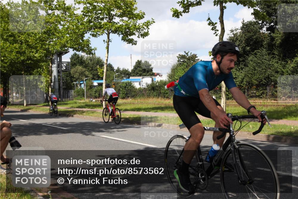 10.08.2025 - GEWOBA Citytriathlon Bremen Yannick Fuchs http://msf.ph/oto/8573562 10.08.2025 13:04:35 Radfahren 583, 674, 675, 751, 799, 808, 875, 909, 930, 939 meine-sportfotos.de