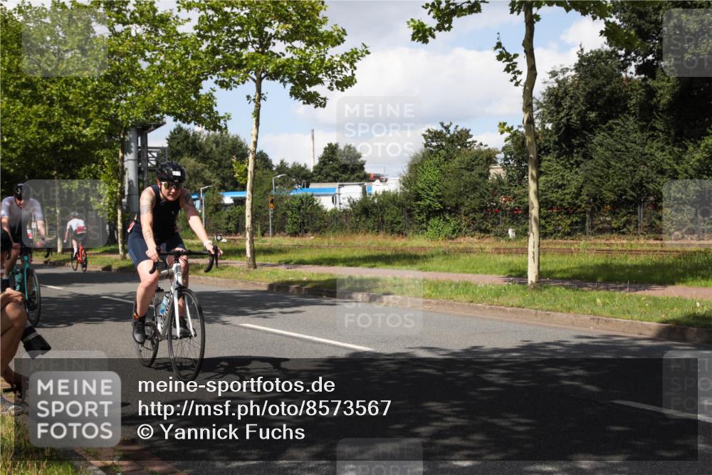 10.08.2025 - GEWOBA Citytriathlon Bremen Yannick Fuchs http://msf.ph/oto/8573567 10.08.2025 13:04:37 Radfahren 583, 674, 675, 751, 799, 808, 875, 909, 930, 939 meine-sportfotos.de