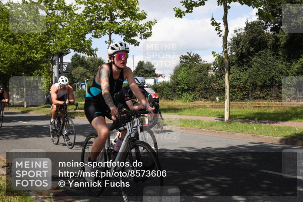 10.08.2025 - GEWOBA Citytriathlon Bremen Yannick Fuchs http://msf.ph/oto/8573606 10.08.2025 13:05:20 Radfahren 587, 622, 641, 659, 884, 916, 928, 943, 958 meine-sportfotos.de