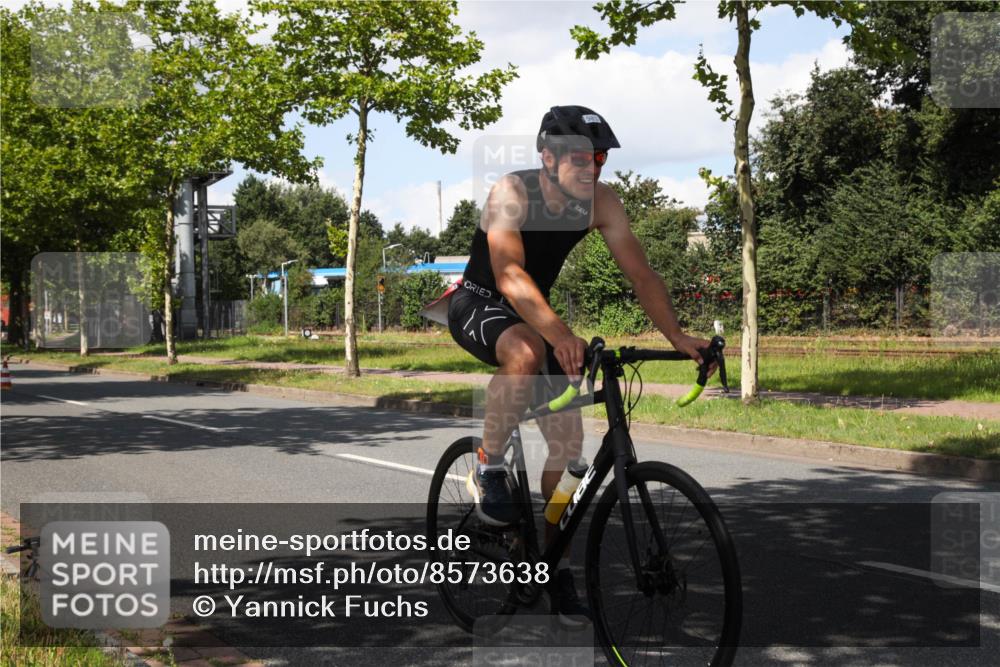 10.08.2025 - GEWOBA Citytriathlon Bremen Yannick Fuchs http://msf.ph/oto/8573638 10.08.2025 13:05:55 Radfahren 573, 616, 630, 767, 793, 857, 948, 981 meine-sportfotos.de