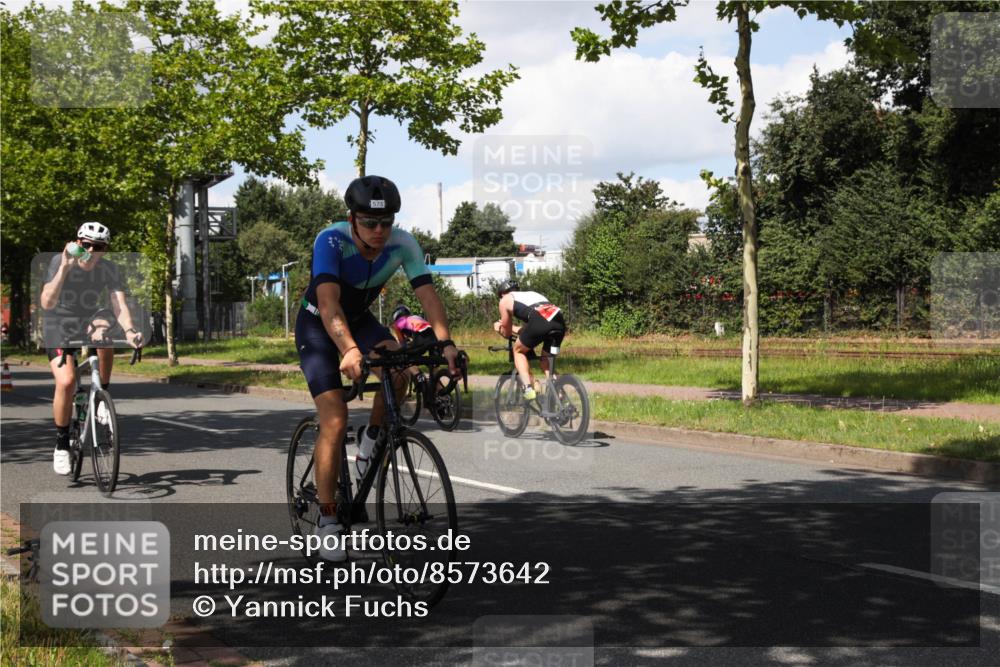 10.08.2025 - GEWOBA Citytriathlon Bremen Yannick Fuchs http://msf.ph/oto/8573642 10.08.2025 13:05:56 Radfahren 573, 616, 630, 767, 793, 857, 918, 948, 981 meine-sportfotos.de