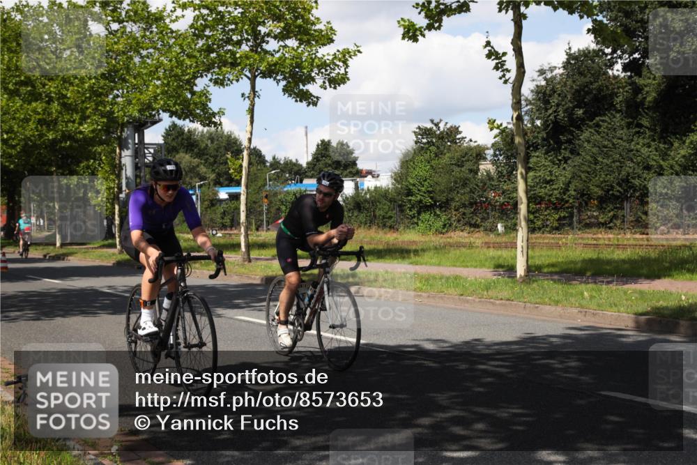10.08.2025 - GEWOBA Citytriathlon Bremen Yannick Fuchs http://msf.ph/oto/8573653 10.08.2025 13:06:09 Radfahren 573, 630, 682, 741, 767, 918, 948, 962 meine-sportfotos.de