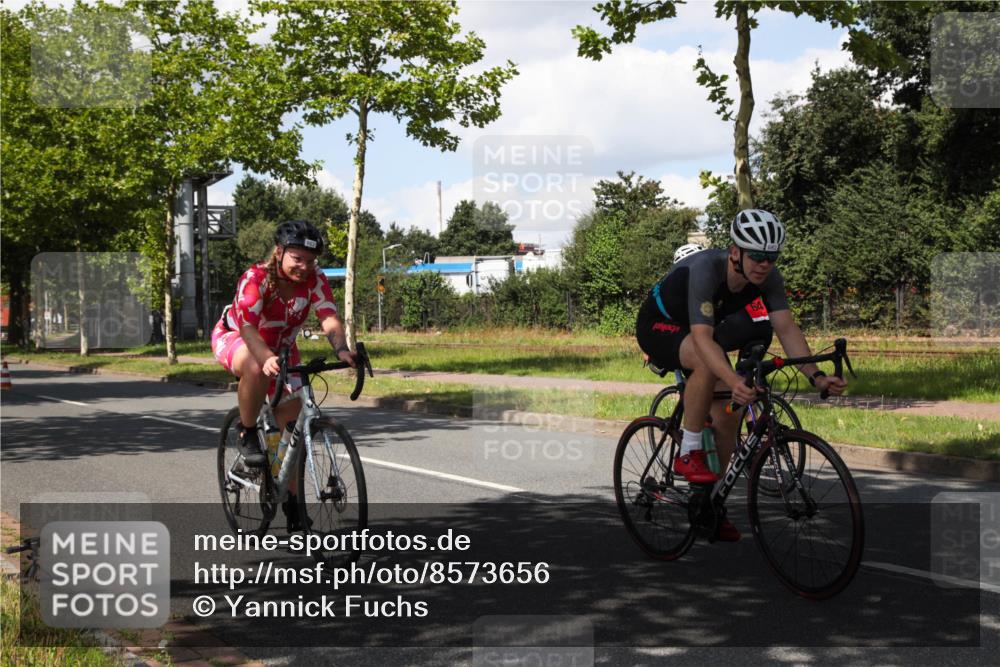 10.08.2025 - GEWOBA Citytriathlon Bremen Yannick Fuchs http://msf.ph/oto/8573656 10.08.2025 13:06:12 Radfahren 682, 741, 918, 948, 962, 1026 meine-sportfotos.de