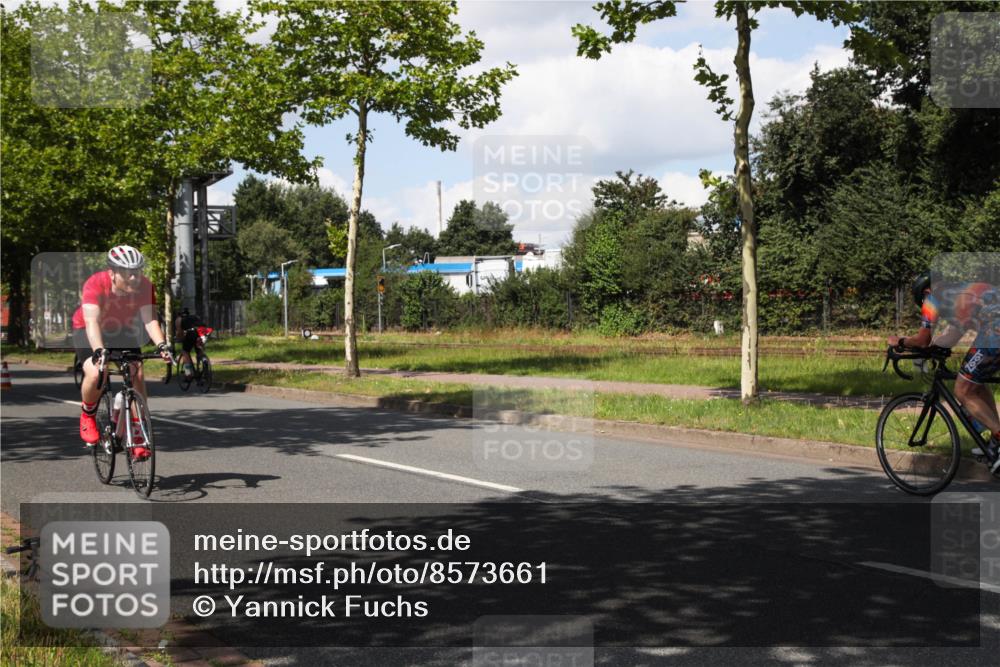 10.08.2025 - GEWOBA Citytriathlon Bremen Yannick Fuchs http://msf.ph/oto/8573661 10.08.2025 13:06:22 Radfahren 621, 655, 682, 741, 788, 840, 856, 962, 1026 meine-sportfotos.de