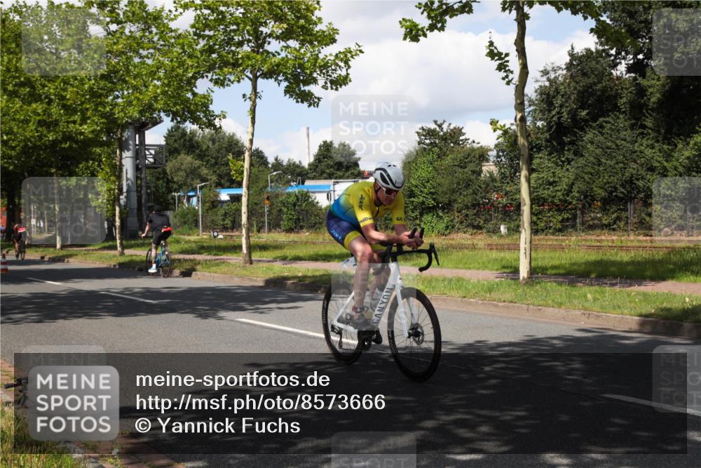 10.08.2025 - GEWOBA Citytriathlon Bremen Yannick Fuchs http://msf.ph/oto/8573666 10.08.2025 13:06:27 Radfahren 621, 655, 788, 840, 856, 927, 1026 meine-sportfotos.de