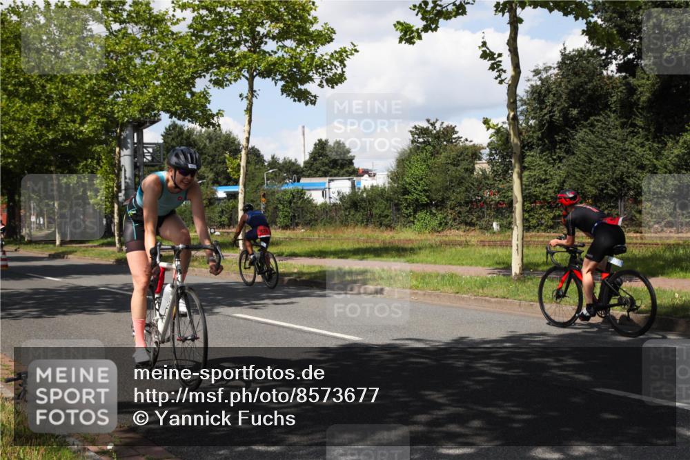 10.08.2025 - GEWOBA Citytriathlon Bremen Yannick Fuchs http://msf.ph/oto/8573677 10.08.2025 13:06:36 Radfahren 621, 655, 699, 732, 788, 840, 856, 867, 914, 927 meine-sportfotos.de