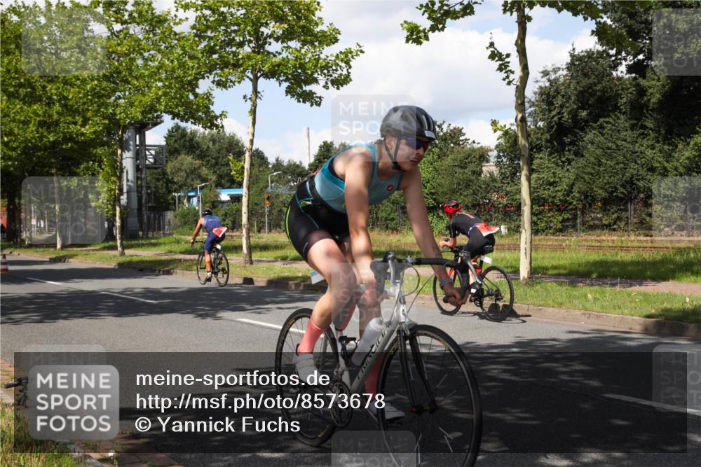 10.08.2025 - GEWOBA Citytriathlon Bremen Yannick Fuchs http://msf.ph/oto/8573678 10.08.2025 13:06:37 Radfahren 621, 655, 699, 732, 788, 840, 856, 867, 914, 927 meine-sportfotos.de