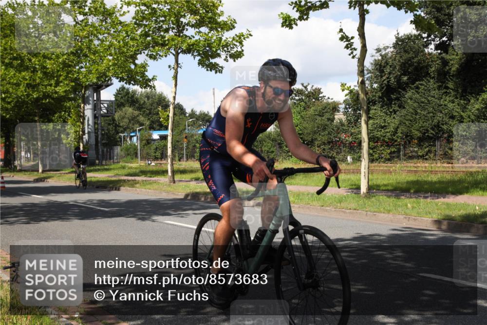 10.08.2025 - GEWOBA Citytriathlon Bremen Yannick Fuchs http://msf.ph/oto/8573683 10.08.2025 13:06:44 Radfahren 638, 679, 699, 732, 788, 867, 914, 927 meine-sportfotos.de