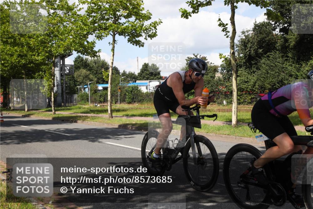 10.08.2025 - GEWOBA Citytriathlon Bremen Yannick Fuchs http://msf.ph/oto/8573685 10.08.2025 13:06:47 Radfahren 638, 679, 699, 732, 788, 867, 914, 927 meine-sportfotos.de
